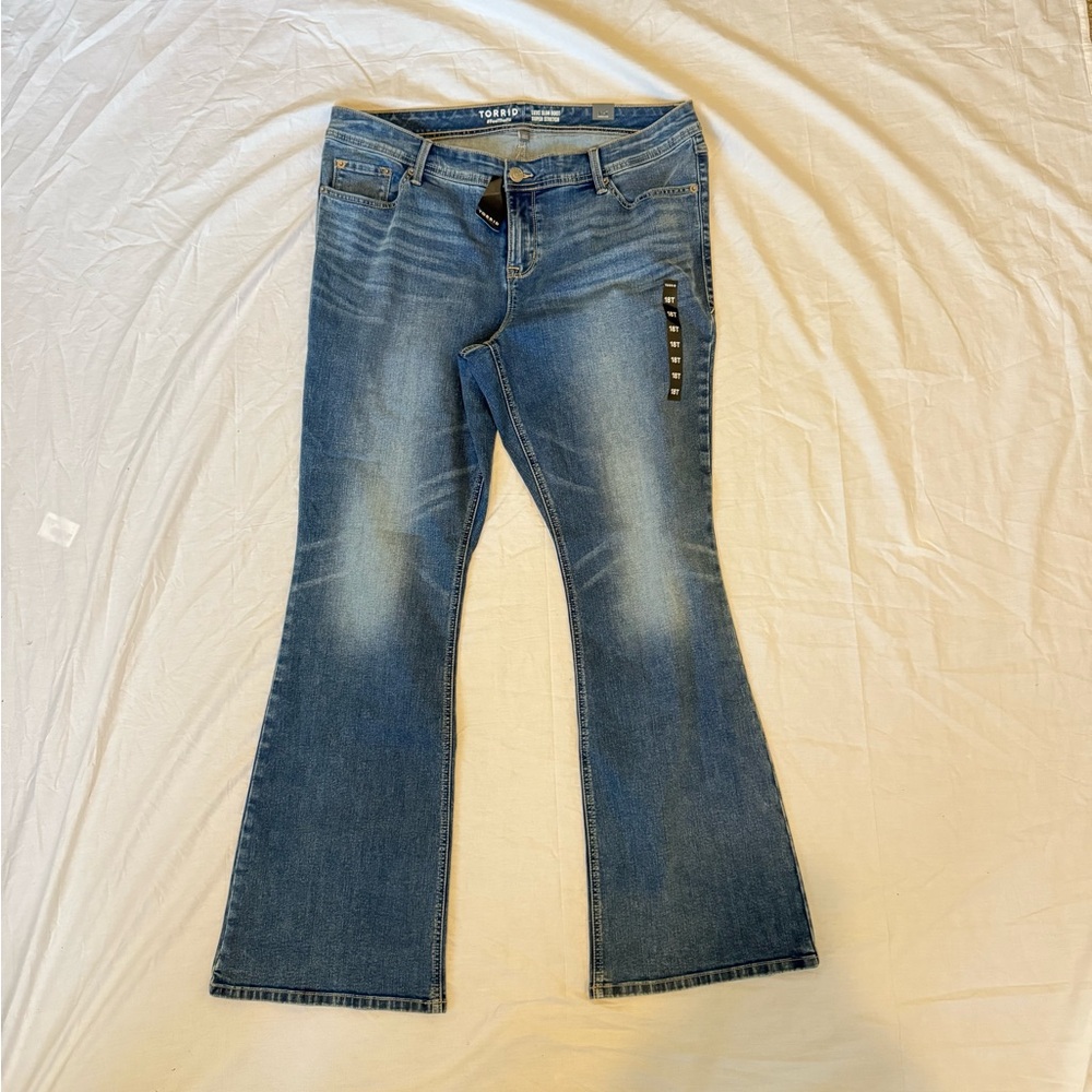 NWT Torrid low rise bootcut Jeans tall